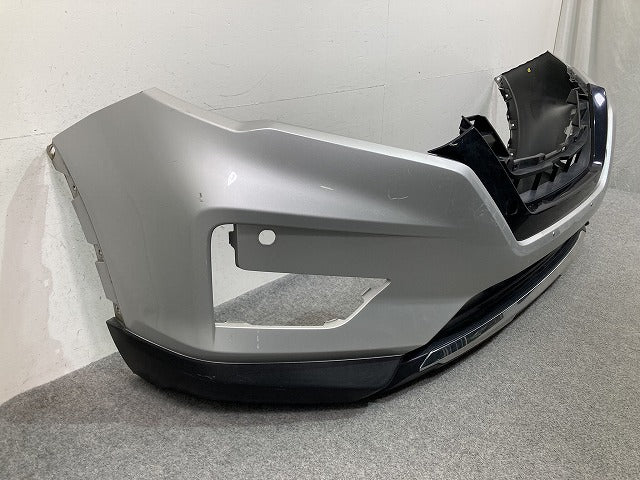 エクストレイル/X-TRAIL T32/NT32/HT32/HNT32 純正 後期 フロント バンパー ロアグリル付 62022 6FR0H ブリリアントシルバー K23(149636)