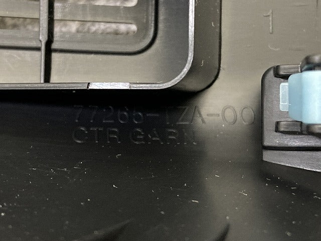 新車取り外し!フィット GR1/GR2 e:HEV GR3/GR4 純正 オーディオパネル 下部 素地 ホンダ(149639)