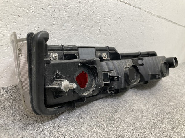 アトレー ワゴン/ハイゼット カーゴ S321G/S331G/S321V/S331V 純正 後期 右 テールランプ/ライト/レンズ ハロゲン KOITO 220-6906C(149653)
