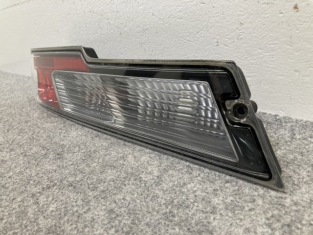 アトレー ワゴン/ハイゼット カーゴ S321G/S331G/S321V/S331V 純正 後期 左 テールランプ/ライト/レンズ ハロゲン KOITO 220-6906C(149654)