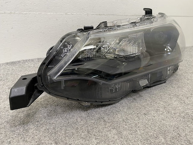 カローラ フィールダー 16系/NZE161G/NZE164G/NKE165G 純正 後期 左 ヘッドライト/ランプ LED LH 刻印D3 KOITO 12-657 81070-12N60(149655)