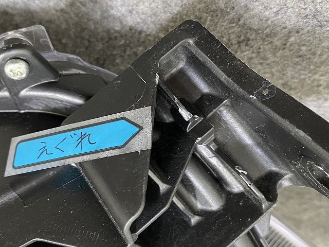 ヤリス KSP210/MXPA10/MXPA15/MXPH10/MXPH15 純正 左 ヘッドライト/ランプ レベライザー ハロゲン 刻印A5 KOITO K0-1 81170-K0010(149656)