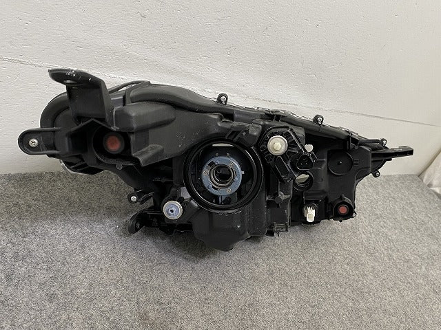ヤリス KSP210/MXPA10/MXPA15/MXPH10/MXPH15 純正 左 ヘッドライト/ランプ レベライザー ハロゲン 刻印A5 KOITO K0-1 81170-K0010(149656)