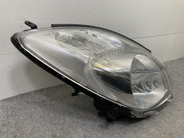 ヴィッツ 90系/NCP91/NCP95/KSP90/SCP90 純正 後期 右 ヘッドライト/ランプ キセノン HID レベライザー 刻印A0 ICHIKOH 52-183(149683)