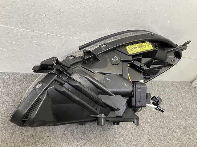 ヴィッツ 90系/NCP91/NCP95/KSP90/SCP90 純正 後期 右 ヘッドライト/ランプ キセノン HID レベライザー 刻印A0 ICHIKOH 52-183(149683)