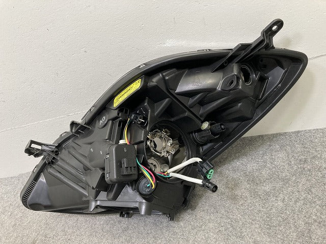 ヴィッツ 90系/NCP91/NCP95/KSP90/SCP90 純正 後期 右 ヘッドライト/ランプ キセノン HID レベライザー 刻印A0 ICHIKOH 52-183(149683)