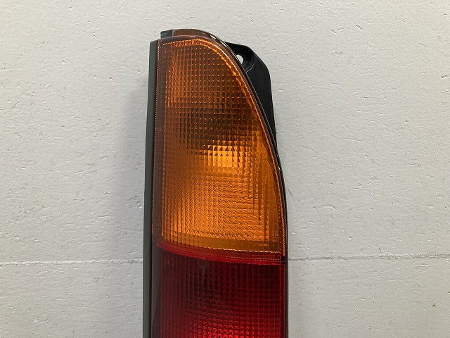 ハイゼット S200V/S210V/S220V 純正 左 テールランプ/ライト/レンズ ハロゲン LH KOITO 53-51616L/220-51616 ダイハツ(149685)