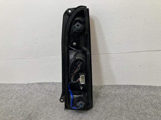 ハイゼット S200V/S210V/S220V 純正 左 テールランプ/ライト/レンズ ハロゲン LH KOITO 53-51616L/220-51616 ダイハツ(149685)