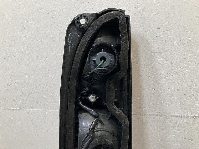 ハイゼット S200V/S210V/S220V 純正 左 テールランプ/ライト/レンズ ハロゲン LH KOITO 53-51616L/220-51616 ダイハツ(149685)