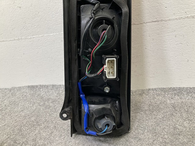 ハイゼット S200V/S210V/S220V 純正 左 テールランプ/ライト/レンズ ハロゲン LH KOITO 53-51616L/220-51616 ダイハツ(149685)