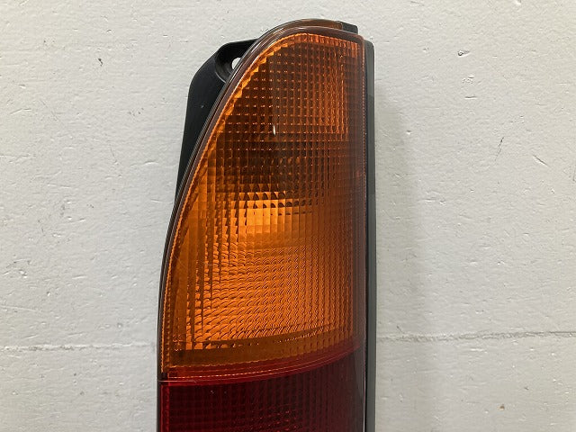 ハイゼット S200V/S210V/S220V 純正 右 テールランプ/ライト/レンズ ハロゲン RH KOITO 53-1616R/220-51616 ダイハツ(149686)