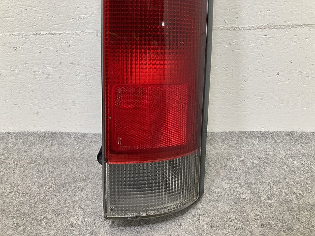 ハイゼット S200V/S210V/S220V 純正 右 テールランプ/ライト/レンズ ハロゲン RH KOITO 53-1616R/220-51616 ダイハツ(149686)