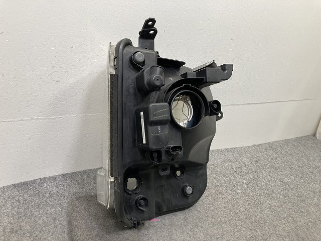 エブリィバン エブリー DA17V 純正 左 ヘッドライト/ランプ ハロゲン LH 助手席側 AL Automotive Lighting LE14C6327 スズキ(149687)