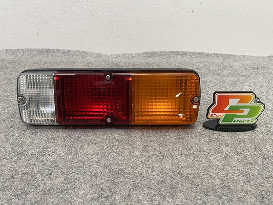 ランドクルーザー/ランクル 70系 GRJ76K GDJ76W 純正 右 テールランプ/ライト/レンズ ハロゲン KOITO 26-5BR 81550-WY060 トヨタ(149714)