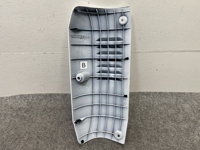ランドクルーザー/ランクル 70系 GRJ76K GDJ76W 純正 右 リア テールライト カバー/コーナーパネル 52165-WY010 ホワイト 068(149715)