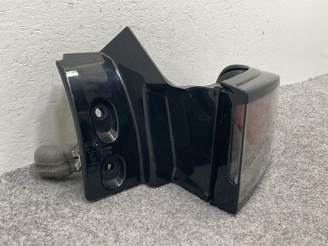 フロンクス WDB3S 純正 右 テールランプ/ライト/レンズ LED RH M886 35603-74T00 スズキ(149734)