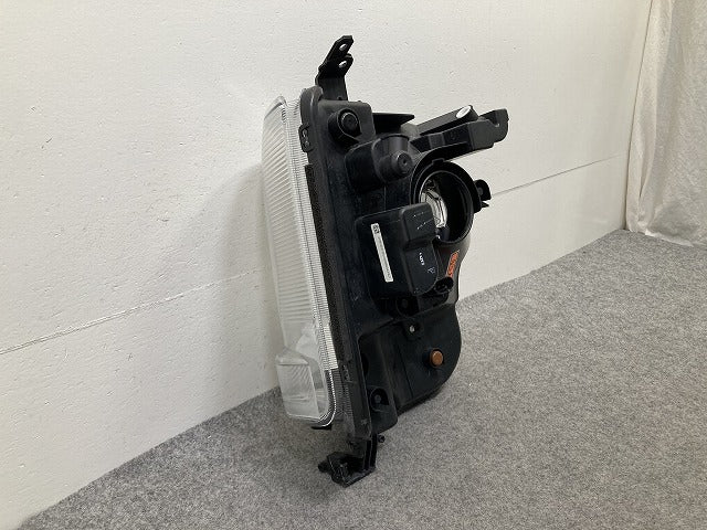 エブリィバン DA17V 純正 左 ヘッドライト/ランプ ハロゲン AL Automotive Lighting LE1406327 スズキ(149737)