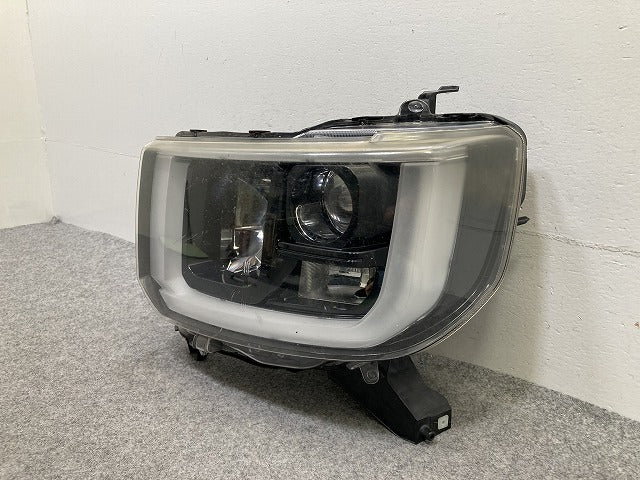 ウェイク LA700S/LA710S 純正 左 ヘッドライト/ランプ レベライザーLED STANLEY W2664 ダイハツ(149738)