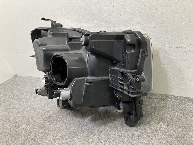 ウェイク LA700S/LA710S 純正 左 ヘッドライト/ランプ レベライザーLED STANLEY W2664 ダイハツ(149738)