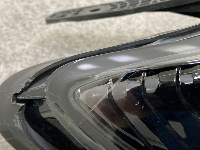 フロンクス WDB3S 純正 右 ウィンカー LED デイライト クリアランスランプ コンビネーションランプ AL Automotive 35601M74TA0(149739)