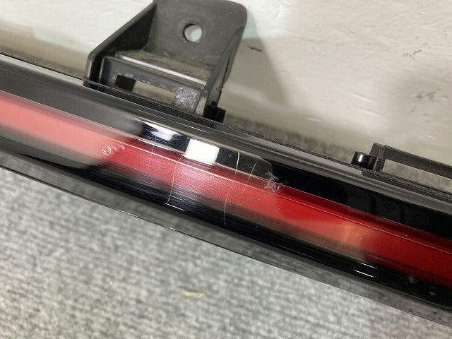 フロンクス WDB3S 純正 リア フィニッシャーランプ/テールランプ/ライト/レンズ LED TL-8828 スズキ(149743)