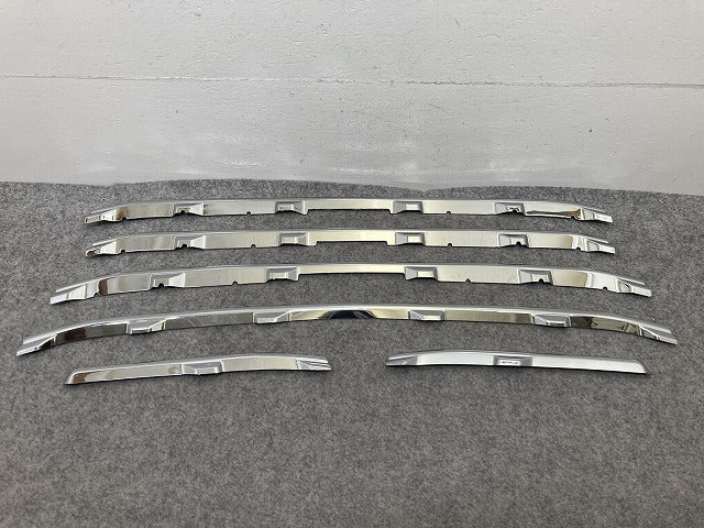 新品!フォレスター SK5/SKE 純正 フロント グリルガーニッシュ/メッキモール WK-877-3 メッキ スバル(149745)