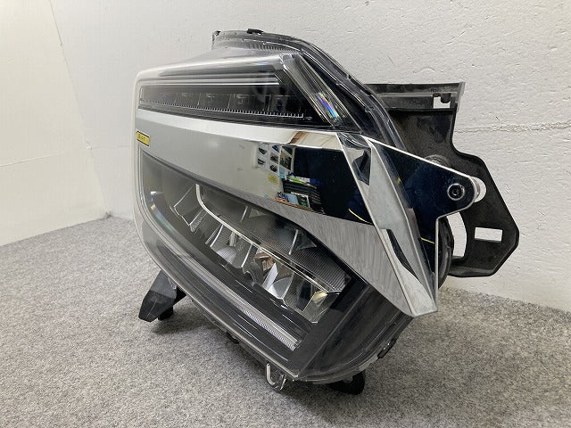 N-BOX/NBOX Nボックス カスタム/JF3/JF4 純正 右 ヘッドライト/ランプ LED 刻印J2 STANLEY W3106 メッキ ホンダ(149786)