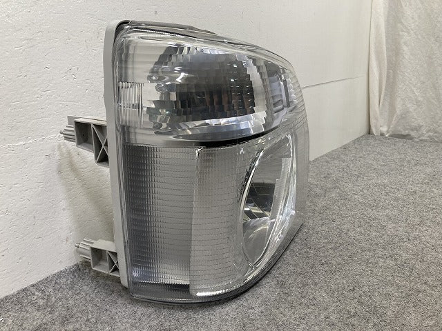キャリイ トラック DA16T 純正 右 ヘッドライト/ランプ ハロゲン レベライザー KOITO 100-59296 スズキ(149789)