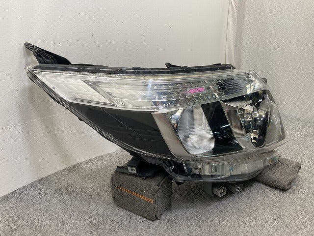 エスクァイア 80系/ZRR80G/ZRR85G 純正 前期 右 ヘッドライト/ランプ LED レベライザー 刻印G ICHIKOH 28-227 トヨタ(149790)