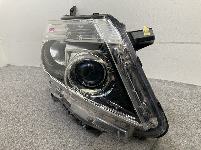エスクァイア 80系/ZRR80G/ZRR85G 純正 前期 右 ヘッドライト/ランプ LED レベライザー 刻印G ICHIKOH 28-227 トヨタ(149790)
