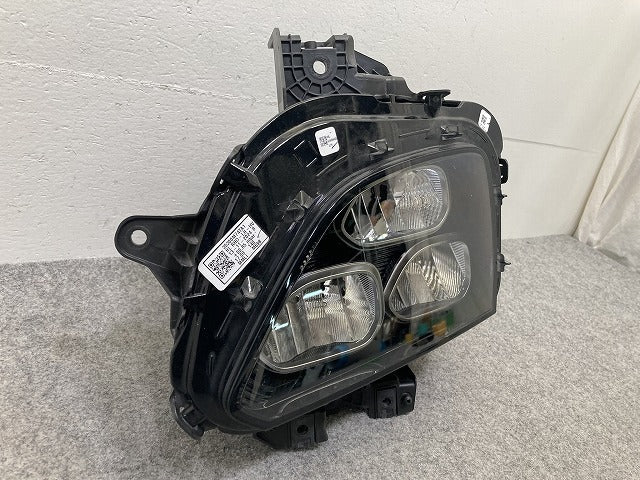 フロンクス WDB3S 純正 左 ヘッドライト/ランプ LED AL Automotive Lighting 35300M74TA1 スズキ(149793)