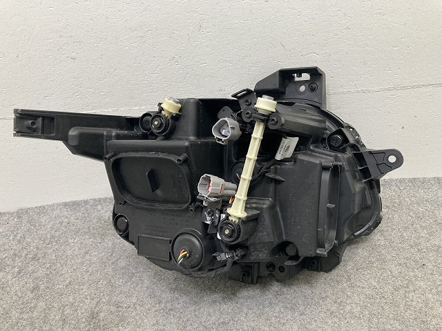 フロンクス WDB3S 純正 左 ヘッドライト/ランプ LED AL Automotive Lighting 35300M74TA1 スズキ(149793)