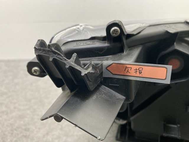 ヤリスクロス MXPB10/MXPB15 ハイブリッド/MXPJ10/MXPJ15 純正 左 ヘッドライト/ランプ レベライザーLED 刻印B2 KOITO 52-325(149798)