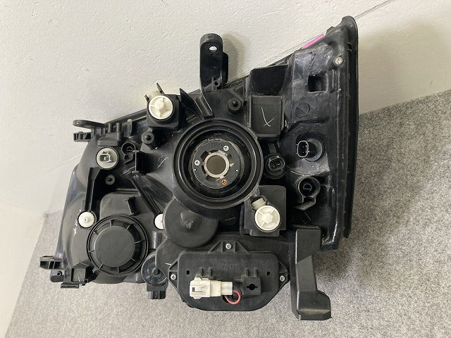 アルファード 10系/ANH10W/ANH15W/MNH10W/MNH15W 純正 右 ヘッドライト/ランプ キセノン HID 刻印2 ICHIKOH 58-2 トヨタ(149804)