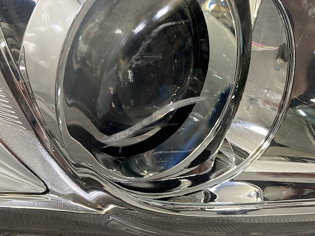 エスクァイア/ノア 80系 ZRR80/ZRR85 /ZWR80 純正 前期 右 ヘッドライト/ランプ LED レベライザー 刻印J RH ICHIKOH 28-227 トヨタ(149832)