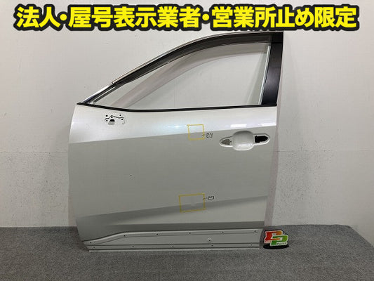RAV4 ラブ4 MXAA52/MXAA54/AXAH52/AXAH54 純正 左 フロント ドア バイザー付 ホワイトパールクリスタルシャイン 070 トヨタ(149857)