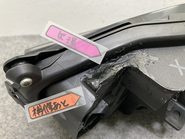 プリウス 60系/ZVW60/ZVW65/MXWH60/MXWH65/MXWH61 純正 右 ヘッドライト/ランプ LED 刻印X KOITO 47-123 81105-47A90 トヨタ(149860)