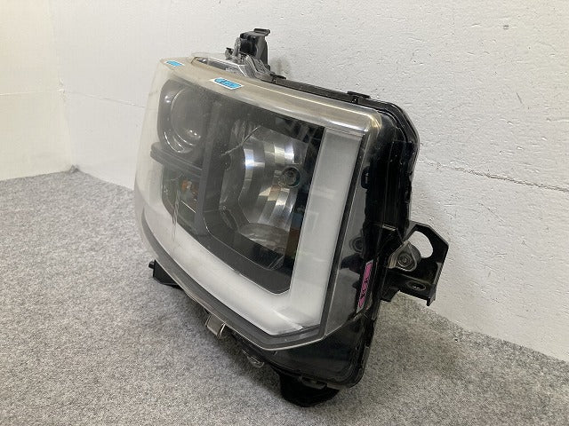 ウェイク LA700S/LA710S 純正 右 ヘッドライト/ランプ LED レベライザー RH STANLEY W2664 ダイハツ(149865)