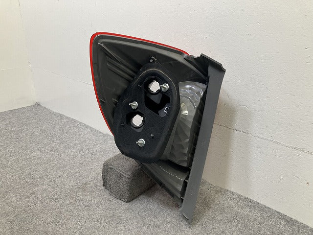 フィット GE6/GE7/GE8/GE9 純正 右 テールランプ/ライト/レンズ ハロゲン RH STANLEY P7030 ホンダ(149867)