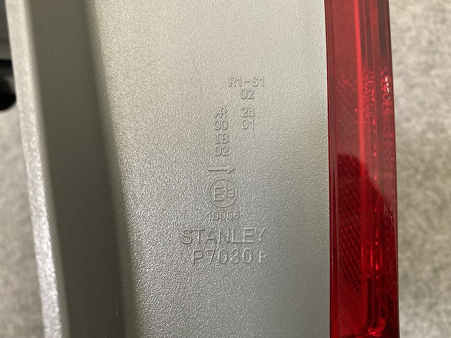 フィット GE6/GE7/GE8/GE9 純正 右 テールランプ/ライト/レンズ ハロゲン RH STANLEY P7030 ホンダ(149867)
