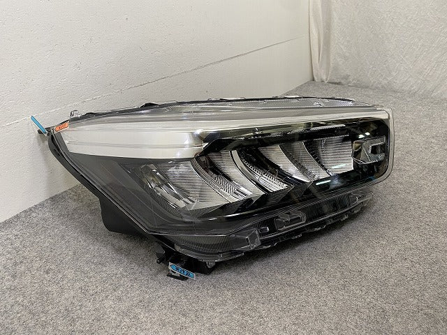 ライズ A200A/A210A/A201A/A202A 純正 右 ヘッドライト/ランプ レベライザーLED ICHIKOH 1990 トヨタ(149868)