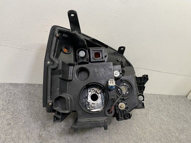 ヴォクシー VOXY 60系/AZR60G/AZR65G 純正 左 ヘッドライト/ランプ キセノン HID レベライザー AFS無 刻印C2 KOITO 28-154 トヨタ(149870)