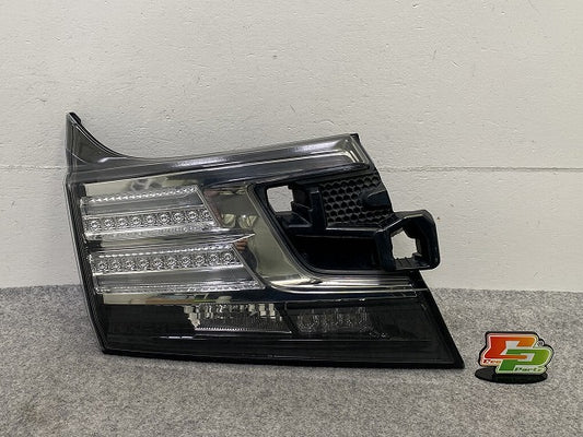 ヴェルファイア 30系/AGH30W/AGH35W/GGH30W/GGH35W 純正 前期 左 テールランプ/ライト/レンズ LED フィニッシャー 58-72 トヨタ(149894)
