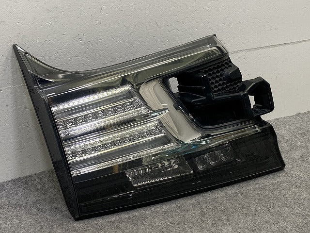 ヴェルファイア 30系/AGH30W/AGH35W/GGH30W/GGH35W 純正 前期 左 テールランプ/ライト/レンズ LED フィニッシャー 58-72 トヨタ(149894)