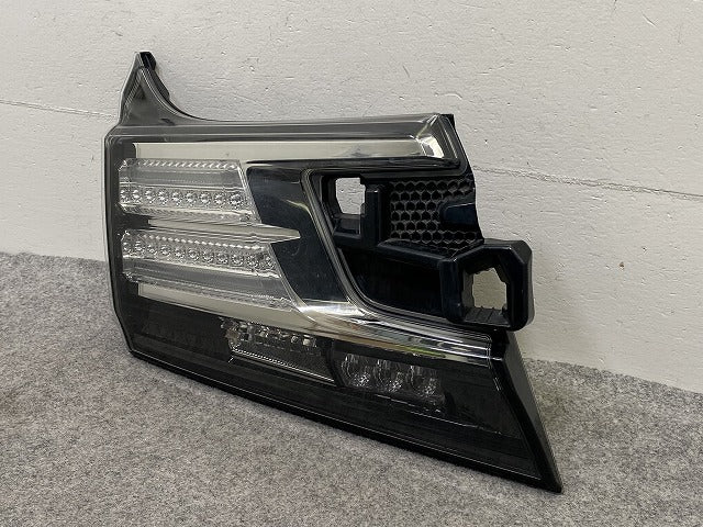 ヴェルファイア 30系/AGH30W/AGH35W/GGH30W/GGH35W 純正 前期 左 テールランプ/ライト/レンズ LED フィニッシャー 58-72 トヨタ(149894)
