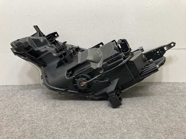 ノート/NOTE E12/NE12/HE12/ANE12 純正 後期 右 ヘッドライト/ランプ レベライザーLED 刻印D RH ICHIKOH 1934 日産(149901)