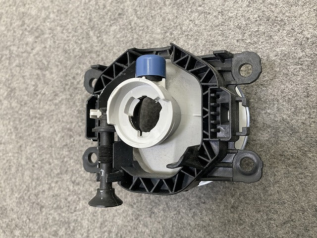 ジムニー JB64W 純正 左右共通 フォグランプ/フォグライト ハロゲン VALEO 90054229 スズキ(149905)