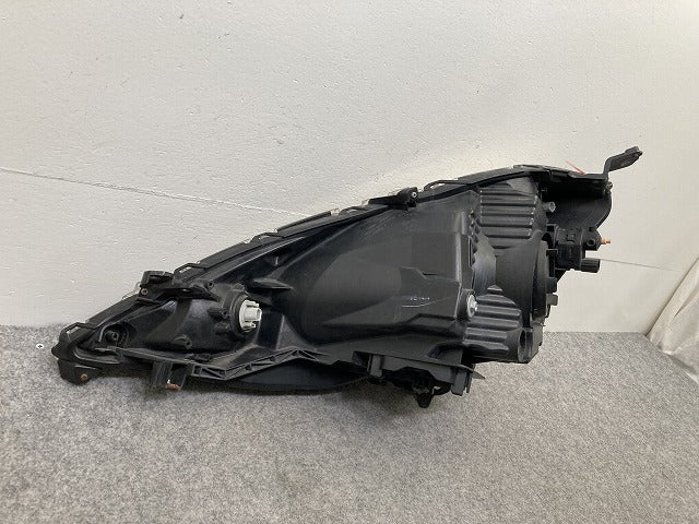 フィット GE6/GE7/GE8/GE9 純正 前期 右 ヘッドライト/ランプ ハロゲン レベライザー RH STANLEY P6865 ホンダ(149906)