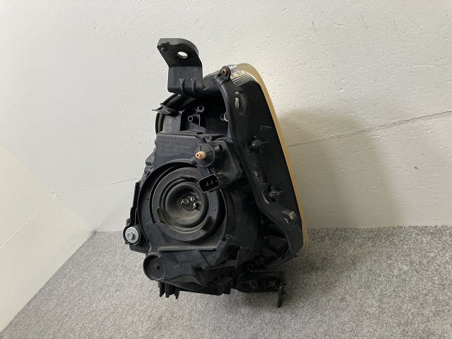 フィット GE6/GE7/GE8/GE9 純正 前期 右 ヘッドライト/ランプ ハロゲン レベライザー RH STANLEY P6865 ホンダ(149906)