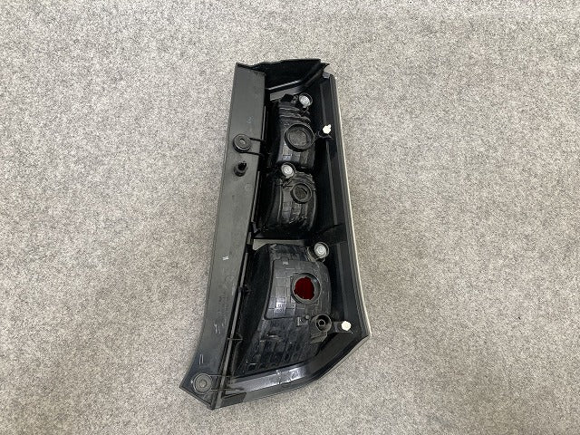 ワゴンR スティングレー/MH23S 純正 左 テールランプ/ライト/レンズ ハロゲン LH TOKAIDENSO 35603-70K1 スズキ(149907)